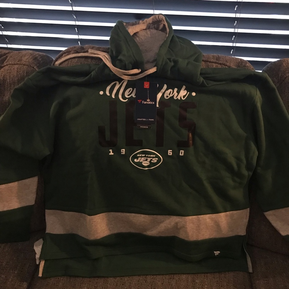 Never worn Extra large women’s New York Jets hoodie.
